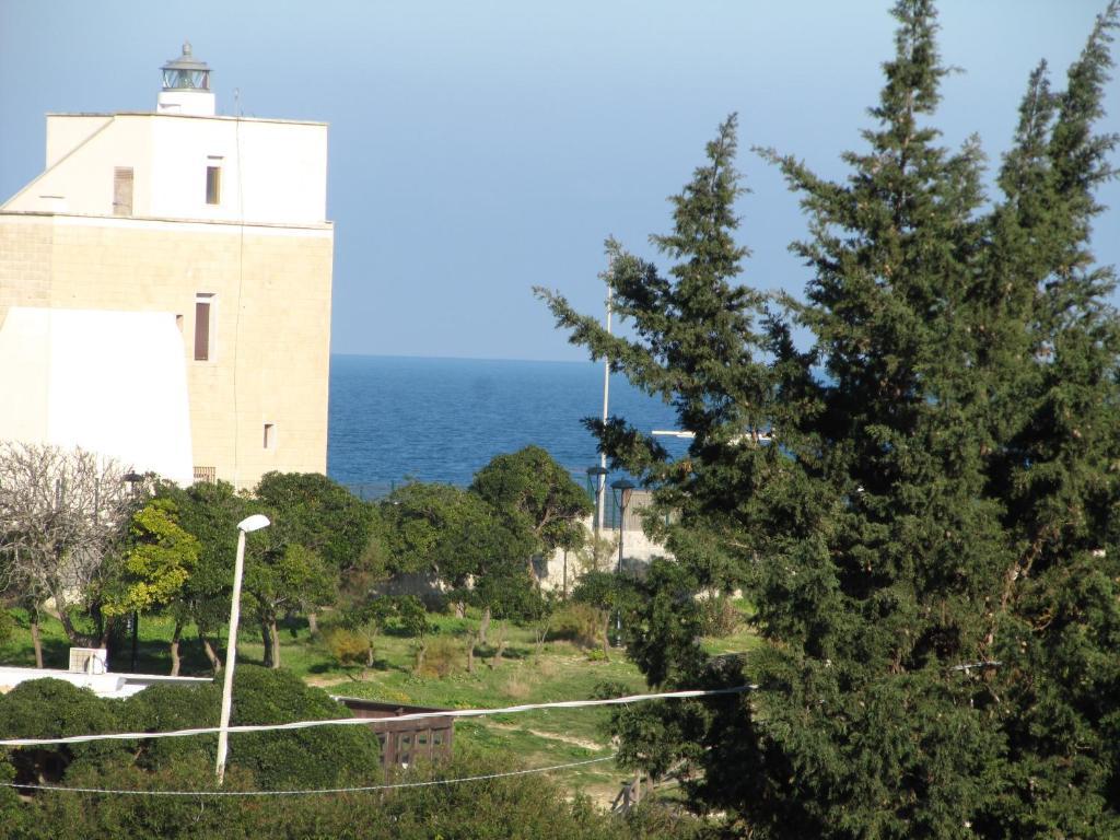 Villa Flora Studios & Apartments Conca Specchiulla Bagian luar foto