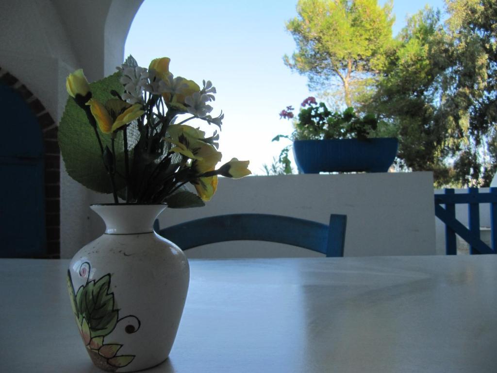 Villa Flora Studios & Apartments Conca Specchiulla Bagian luar foto