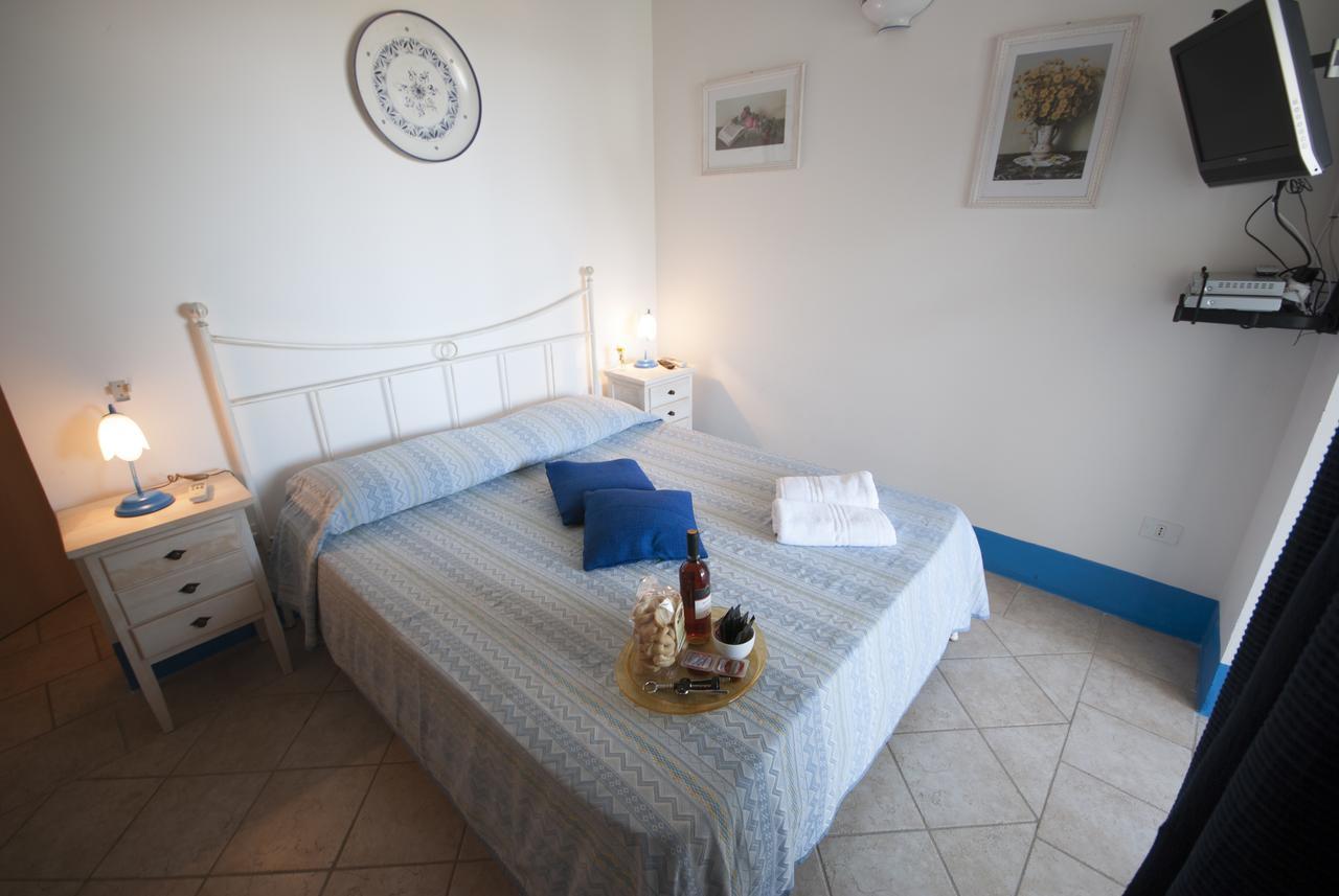 Villa Flora Studios & Apartments Conca Specchiulla Bagian luar foto