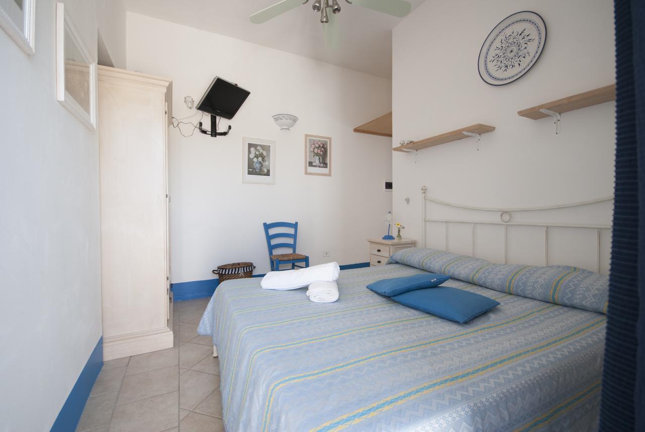 Villa Flora Studios & Apartments Conca Specchiulla Bagian luar foto
