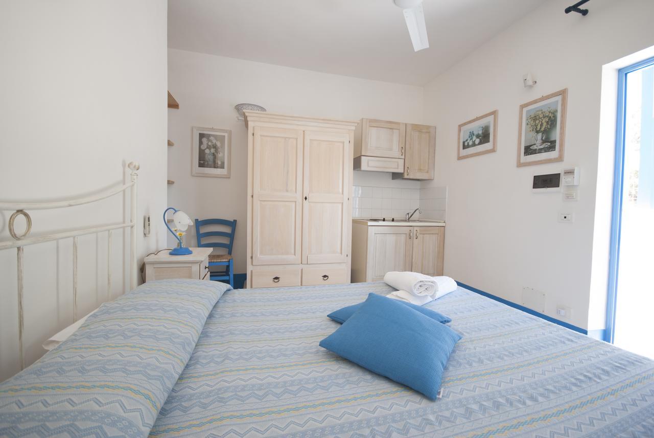 Villa Flora Studios & Apartments Conca Specchiulla Bagian luar foto
